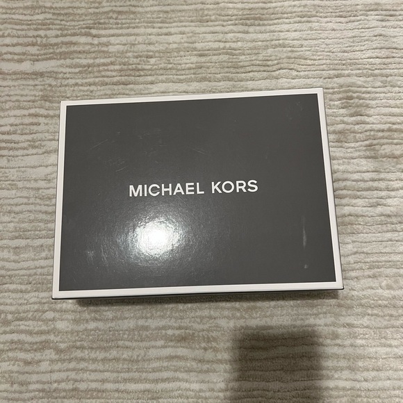 Michael Kors Elegant Black Set - Picture 1 of 4
